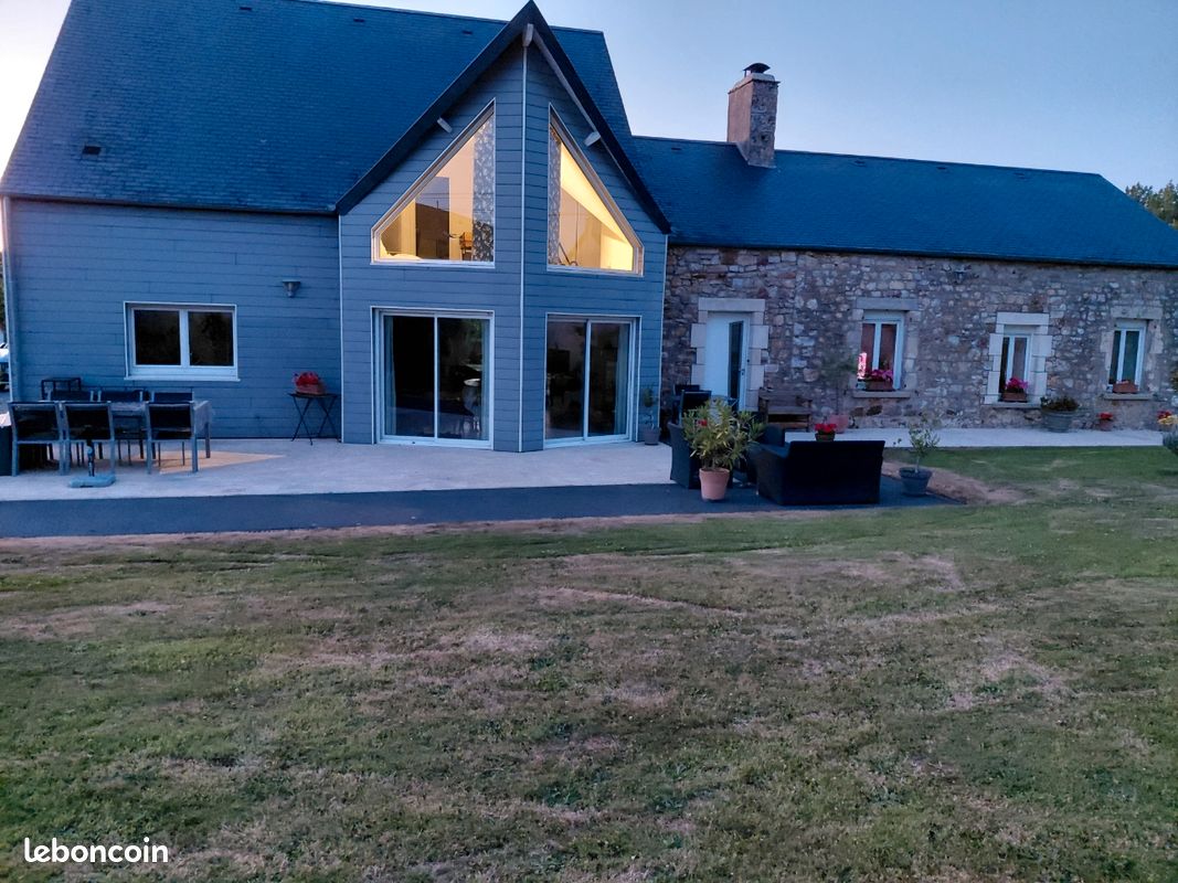 Maison 7 pièces 210 m² · à Bricquebec-en-Cotentin · 210 m² · 392 000 €