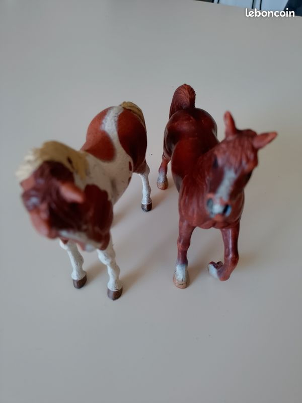 Lot de 2 chevaux Schleich (image 2)