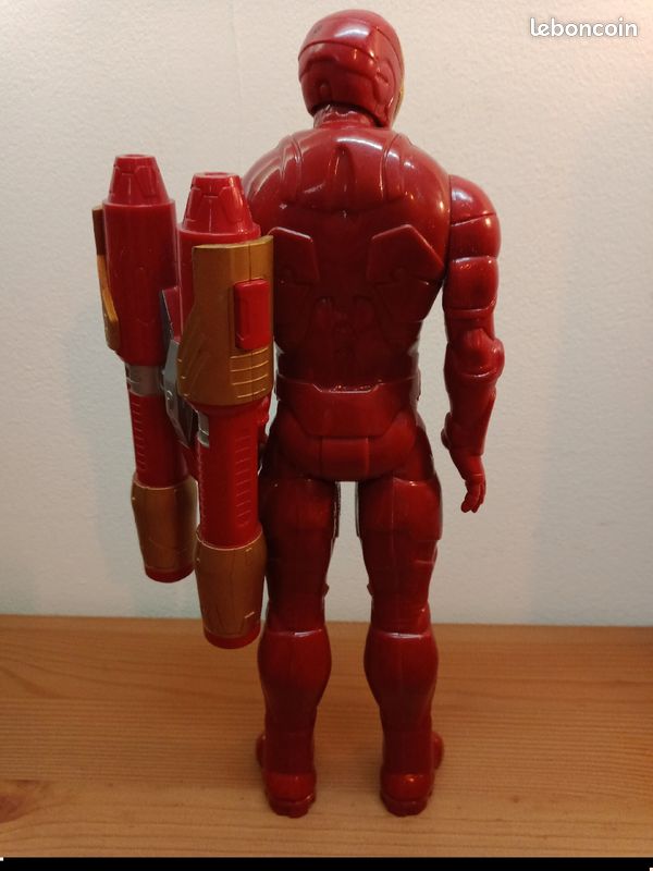 Iron Man figurine (image 3)