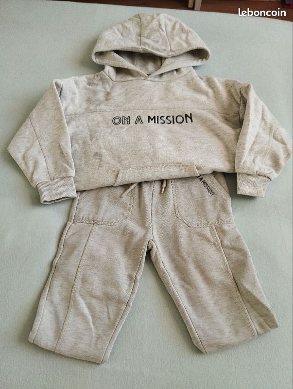 Jogging Primark 4 ans (image 1)