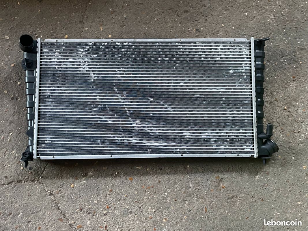 Radiateur moteur neuf Citroen Berlingo Peugeot Partner (image 1)