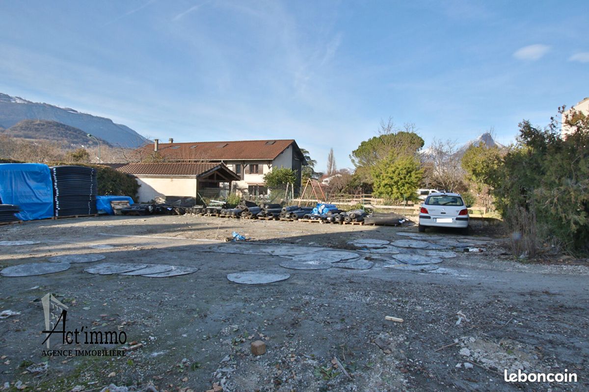 Terrain 370 m² · à Seyssins · 370 m² · 230 000 €