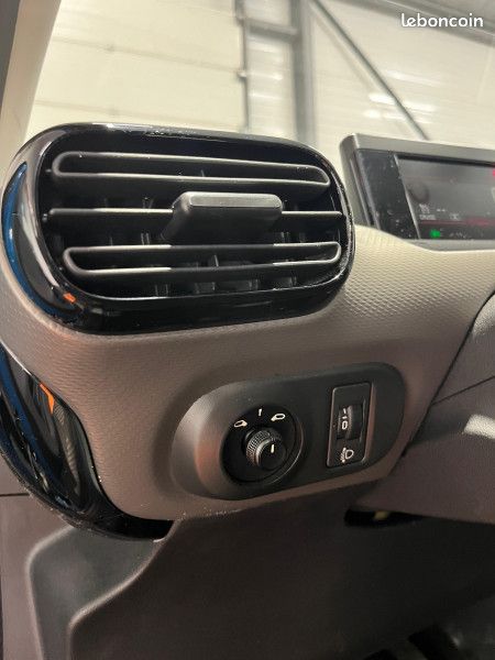 Citroen C4 CACTUS BLUEHDI 100CH S&S FEEL E6.D (image 10)