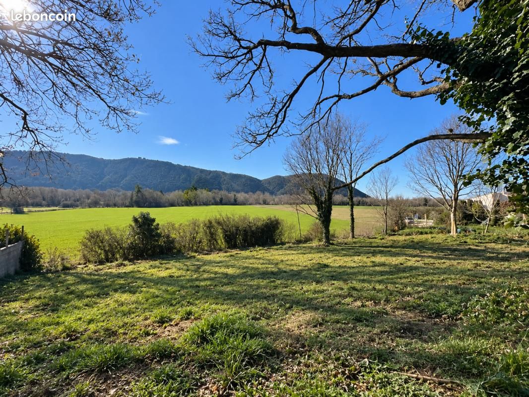 Terrain 930 m² · à Oraison · 175 000 €