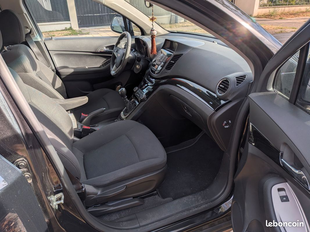 Chevrolet Orlando LTZ 2012 – Essence – Boîte manuelle – 110 000 km (image 3)
