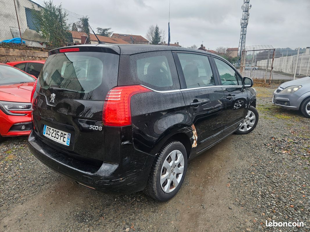 Peugeot 5008 1.6 hdi 112cv *finition active* *7 places* *toit pano* *gps euro* *reg/ lim de vitesse* *radar arriere (image 2)