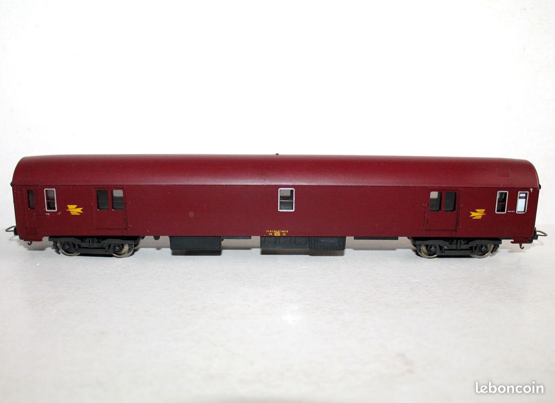LIMA . wagon Fourgon postal et bagages FS train express Ufs