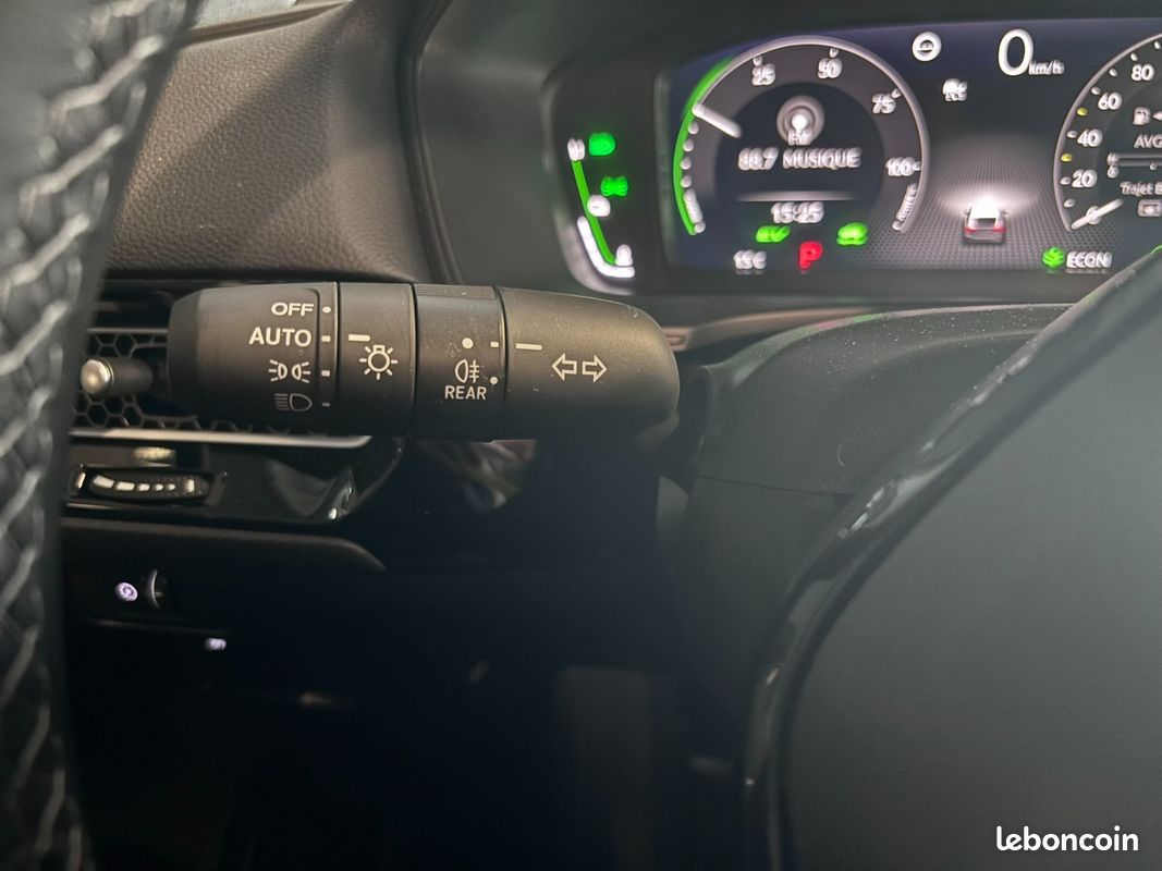 HONDA CIVIC E:HEV 2.0 i-MMD Advance - Toit Ouvrant / BOSE (image 23)