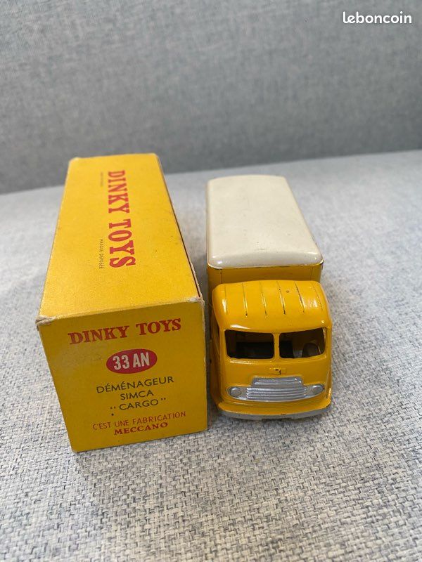 Camion Dinky Toys 33AN Simca Cargo Déménagements Bailly - MIB