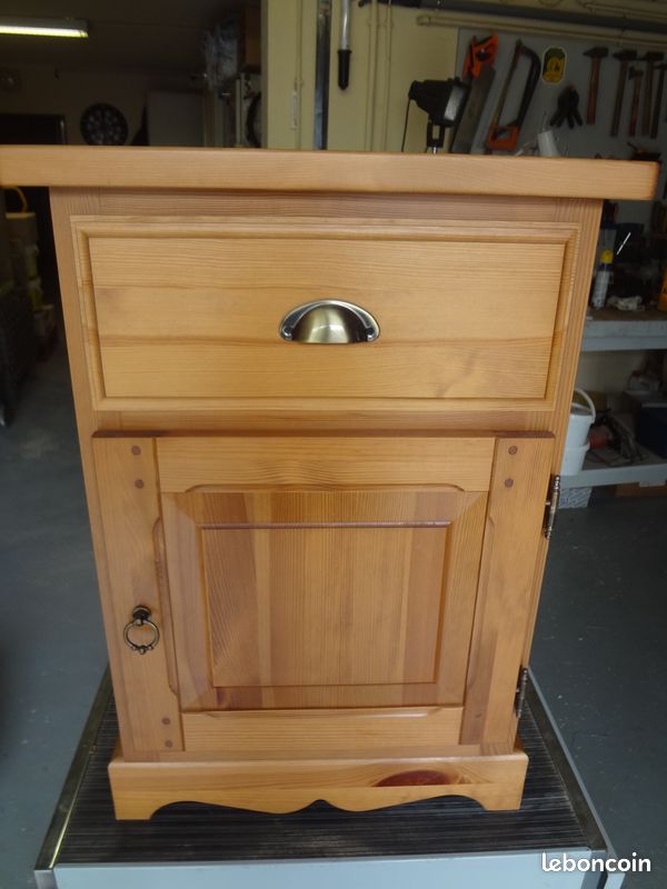Table de chevet (image 1)