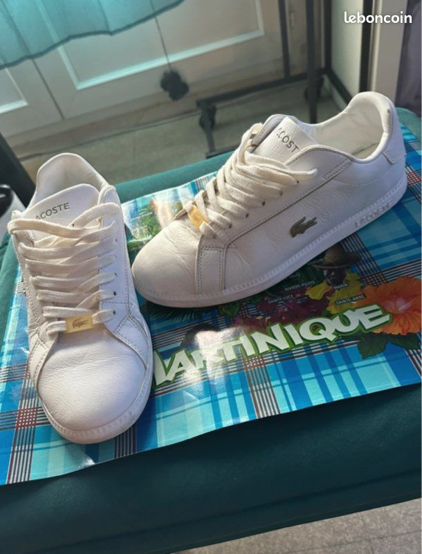 Baskets Lacoste Femme Lacoste Graduate Blanche Basket Basse Lacoste «  Graduate » Blanche Et Dorée Chaussures