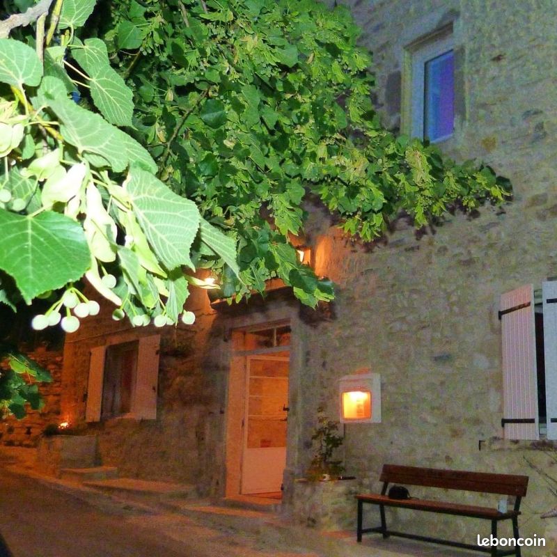 Maison 10 pièces 220 m² · à Vagnas · 220 m² · 328 000 €