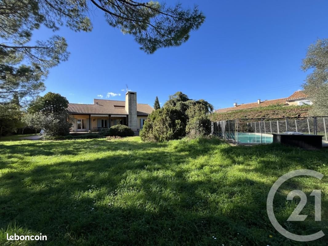Maison 7 pièces 245 m² · à Arles · 245 m² · 525 000 €