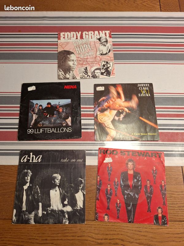 Lot de 5 disques 45 tours A HA Johnny Clémence Nena (image 1)