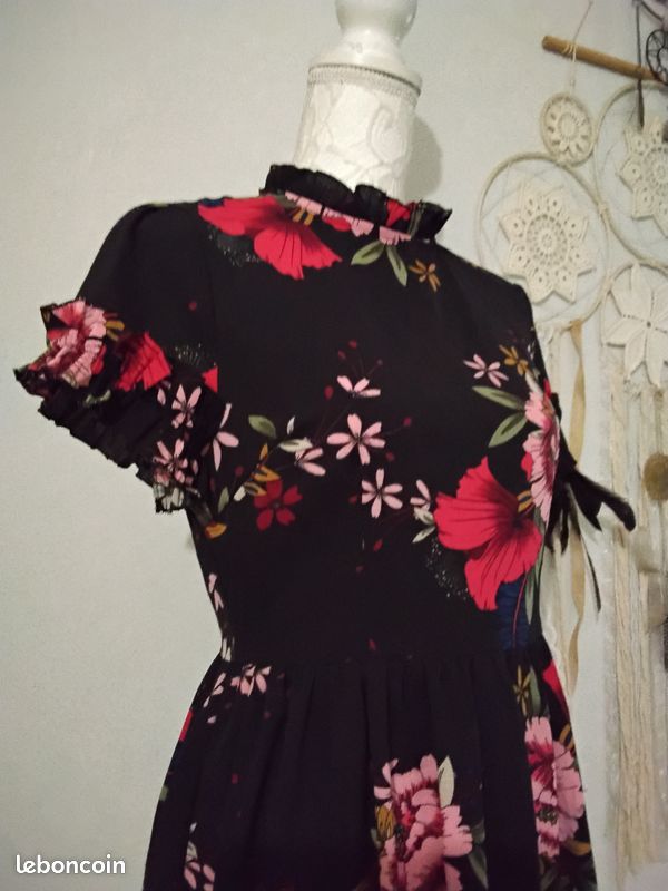 Robe courte, fleurie, AX Paris (image 3)