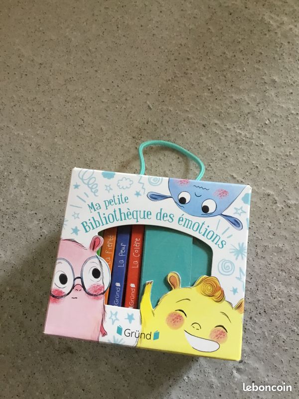 Coffret livres neuf (image 1)