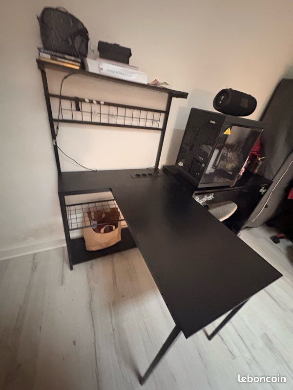 Bureau Gaming (image 1)
