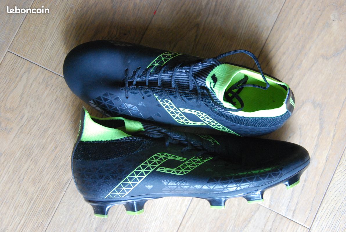 Chaussure de foot (pointure 35) (image 2)