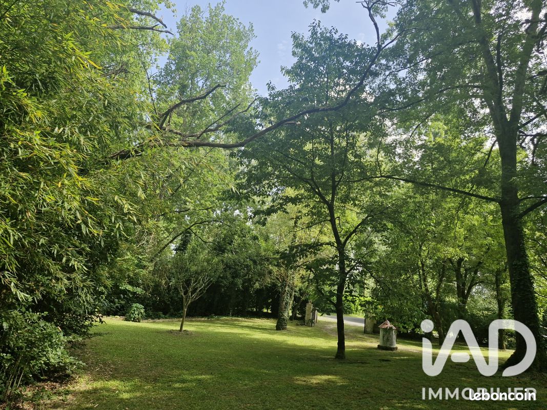 Maison 8 pièces 171 m² · à Saint-Seurin-de-Prats · 171 m² · 249 000 €