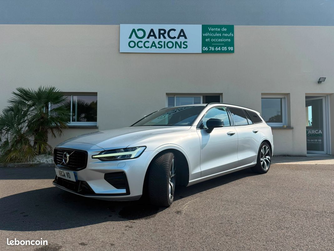 VOLVO V60 - B4 - 2.0 - 197 ch - Finition PLUS STYLE DARK - TVA RECUPERABLE (image 1)