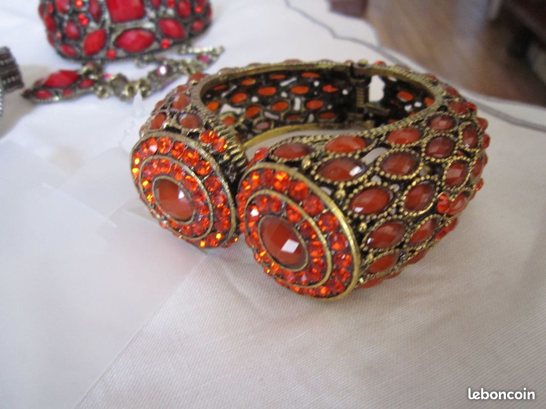 Divers bracelets rigides (image 3)
