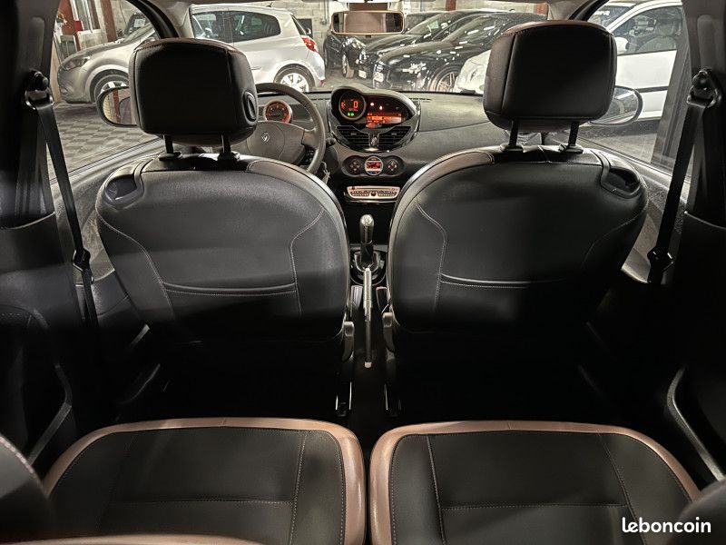 Renault TWINGO II 1.5 DCI 75CH MISS SIXTY ECO² PREMIÈRE MAIN GARANTIE 60 MOIS POSSIBLE (image 25)