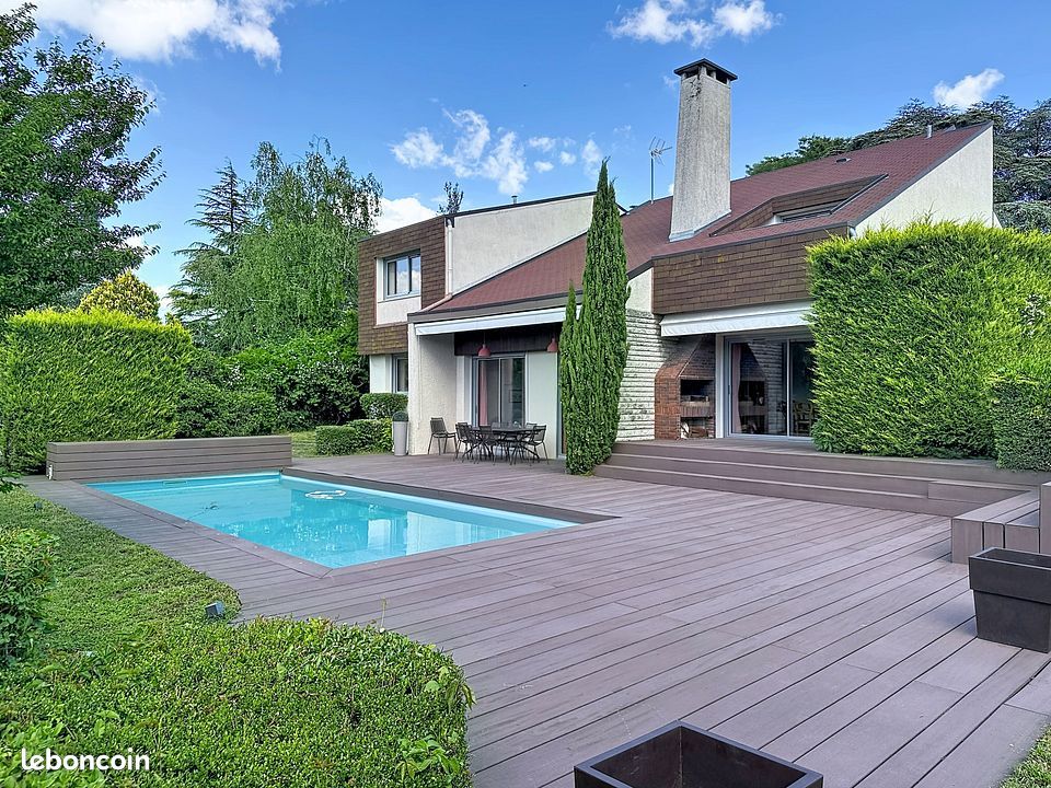 Maison 9 pièces 228 m² · à Caluire-Et-Cuire · 228 m² · 1 280 000 €