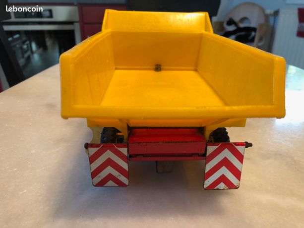 Joustra Bernard Camion benne de chantier