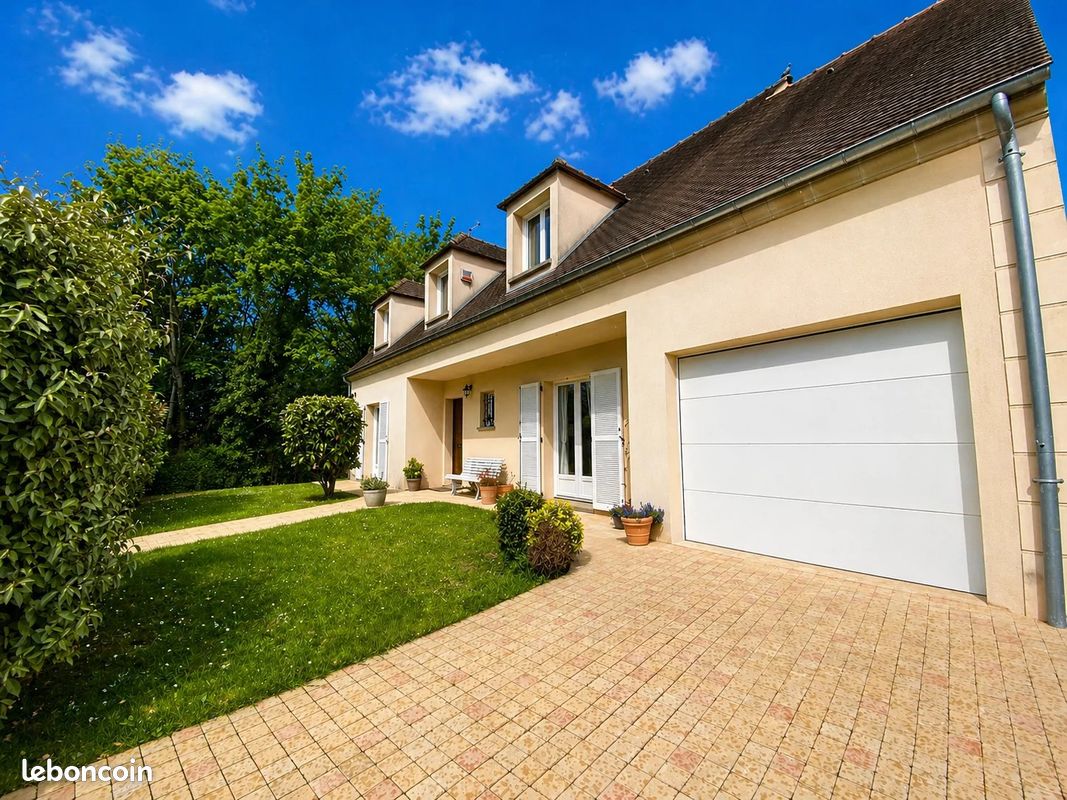 Maison 7 pièces 158 m² · au Plessis-Trévise · 158 m² · 649 000 €