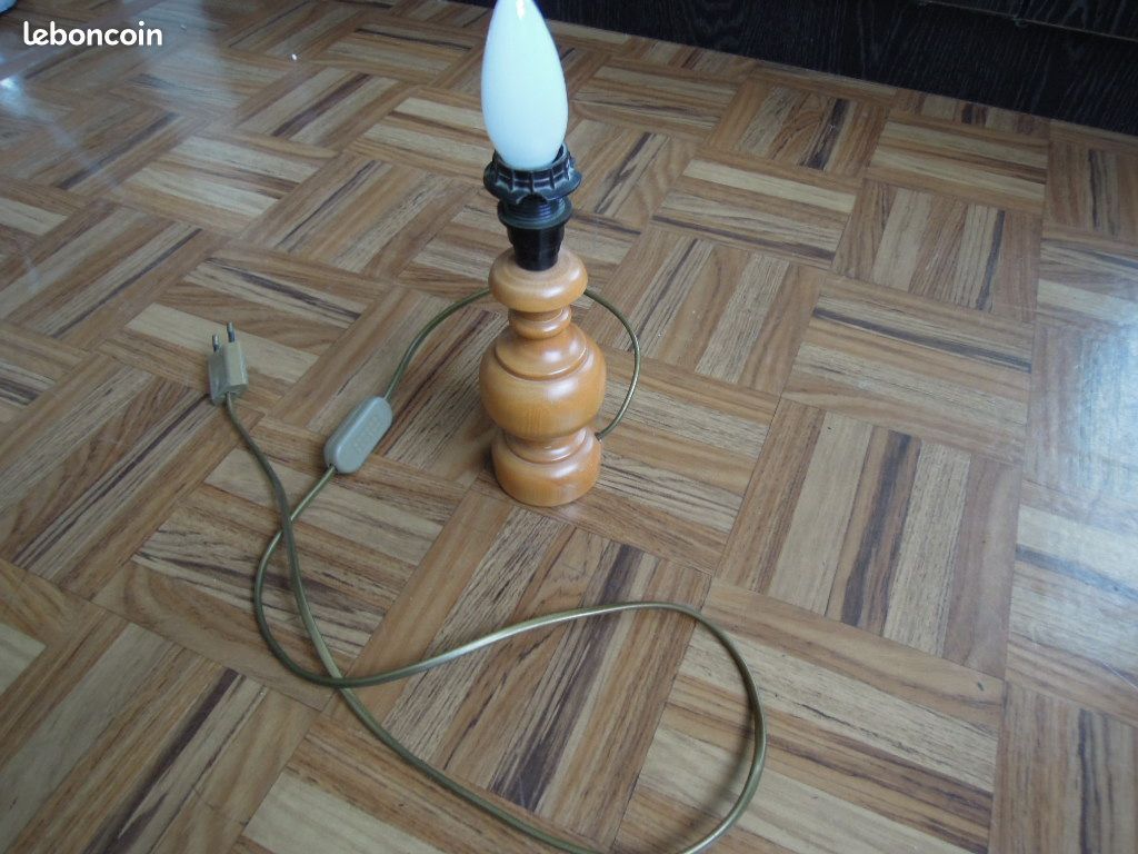 Base lampe avec fil + interrupteur (image 1)