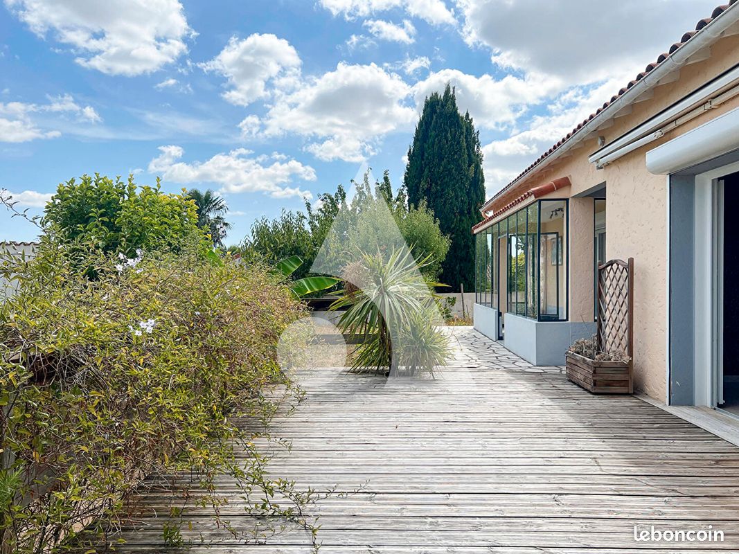 Maison 5 pièces 100 m² · à Saintes · 100 m² · 307 000 €