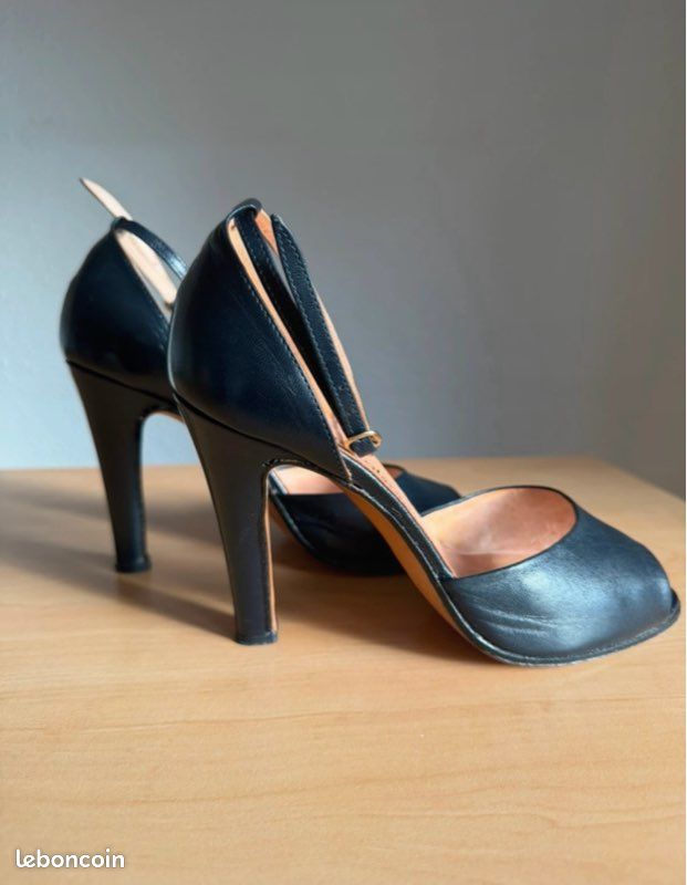 Chaussures noires en cuir Taille 37 Minelli - Chaussures