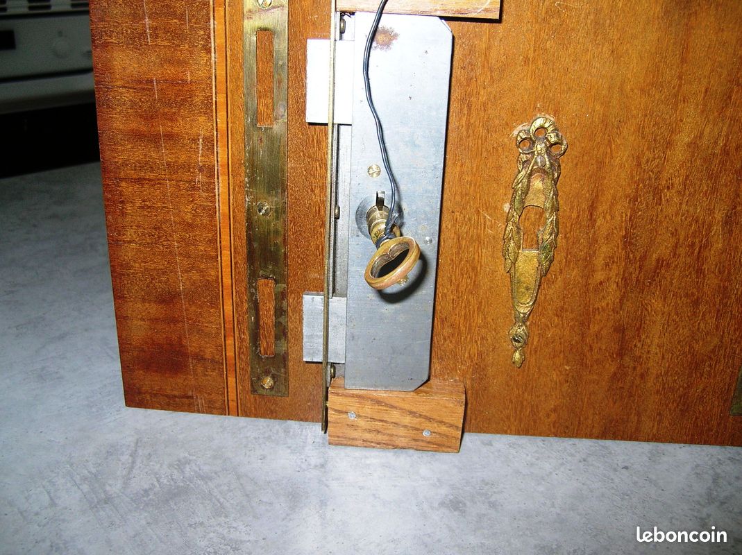 Lot de 2 serrures ; anciennes ; double pênes ; armoire ; quincaillerie (image 2)