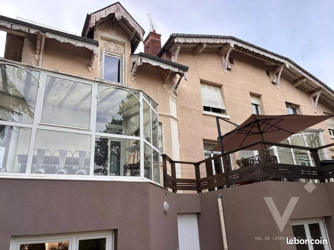Maison 8 pièces 350 m² · à Saint-Étienne · 350 m² · 398 000 €