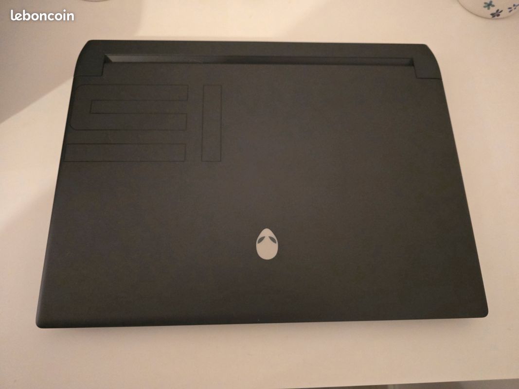 Coque Supérieure (top Case) Pour Ordinateur Dell Alienware M15-181 (occasion)