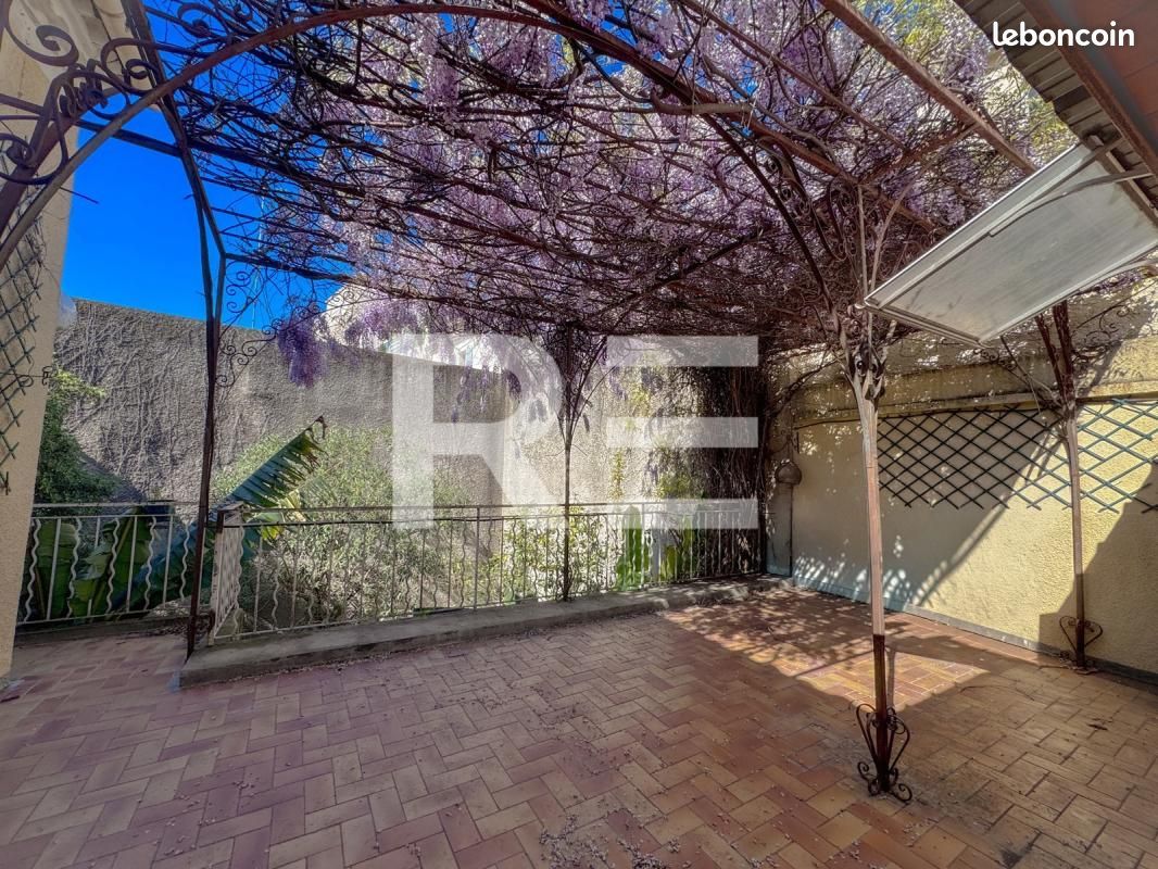 Maison 6 pièces 255 m² · à Nîmes · 255 m² · 790 000 €