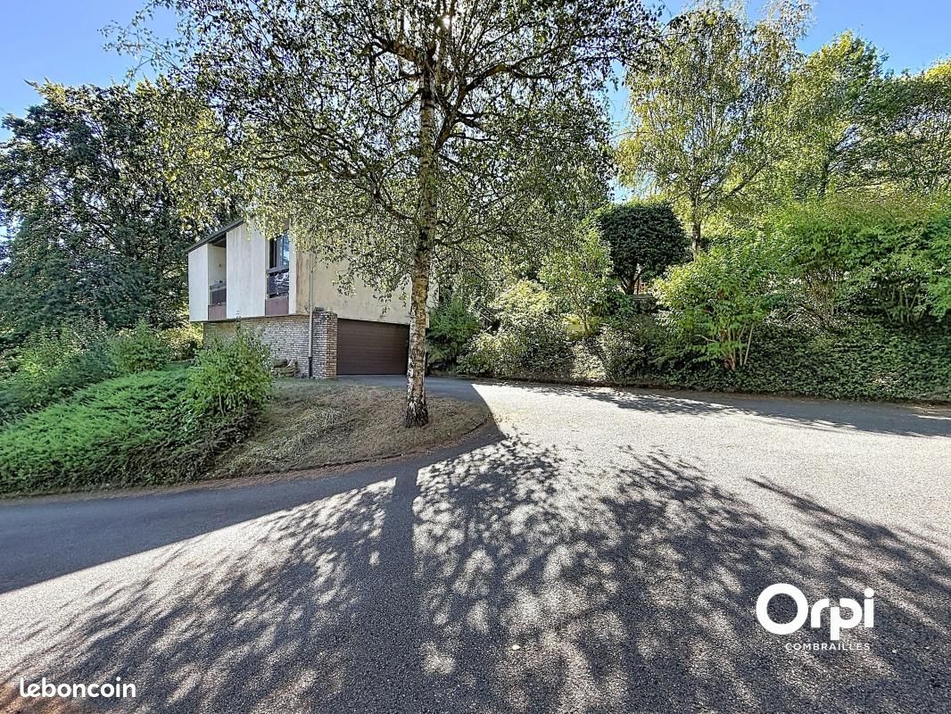 Maison 7 pièces 212 m² · à Saint-Éloy-les-Mines · 212 m² · 199 000 €