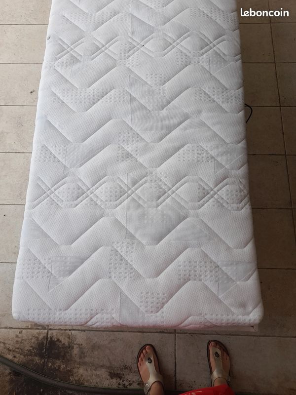 Sommier relevable et son matelas 80 cm (image 10)