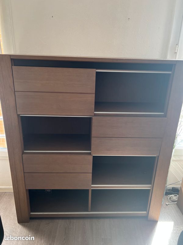 Armoire en bois (image 1)