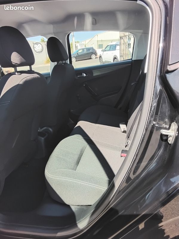 Peugeot 208 1.5 bluehdi 100cv active 5 places Boîte 6 vitesses (image 12)