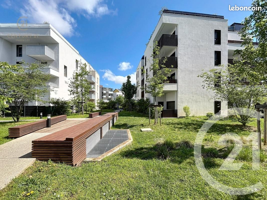 Appartement 5 pièces 83 m² · à Saint-Priest · 83 m² · 290 000 €