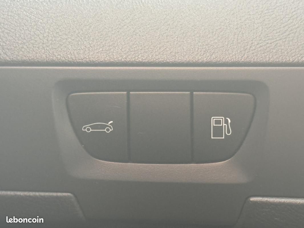 Peugeot 508 1.6 e-HDi 112ch FAP BMP6 Active (image 13)