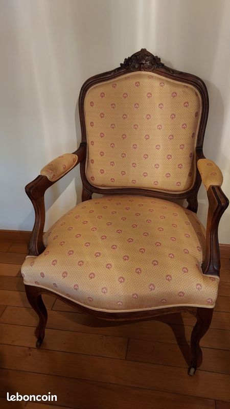 Salon régence bois et tissu (image 3)