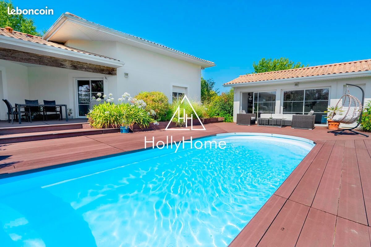 Maison 6 pièces 230 m² · à Carignan-de-Bordeaux · 230 m² · 699 000 €