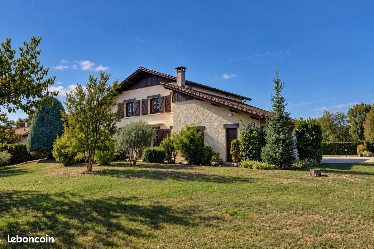 Maison 8 pièces 185 m² · à Saint-Marcellin · 185 m² · 390 000 €