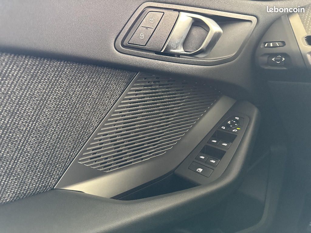 BMW Série 1 F70 120 170 ch DKG7 M Sport Design (image 13)