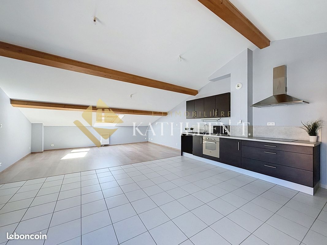 Appartement 3 pièces 64 m² · à Bourgoin-Jallieu · 64 m² · 215 000 €