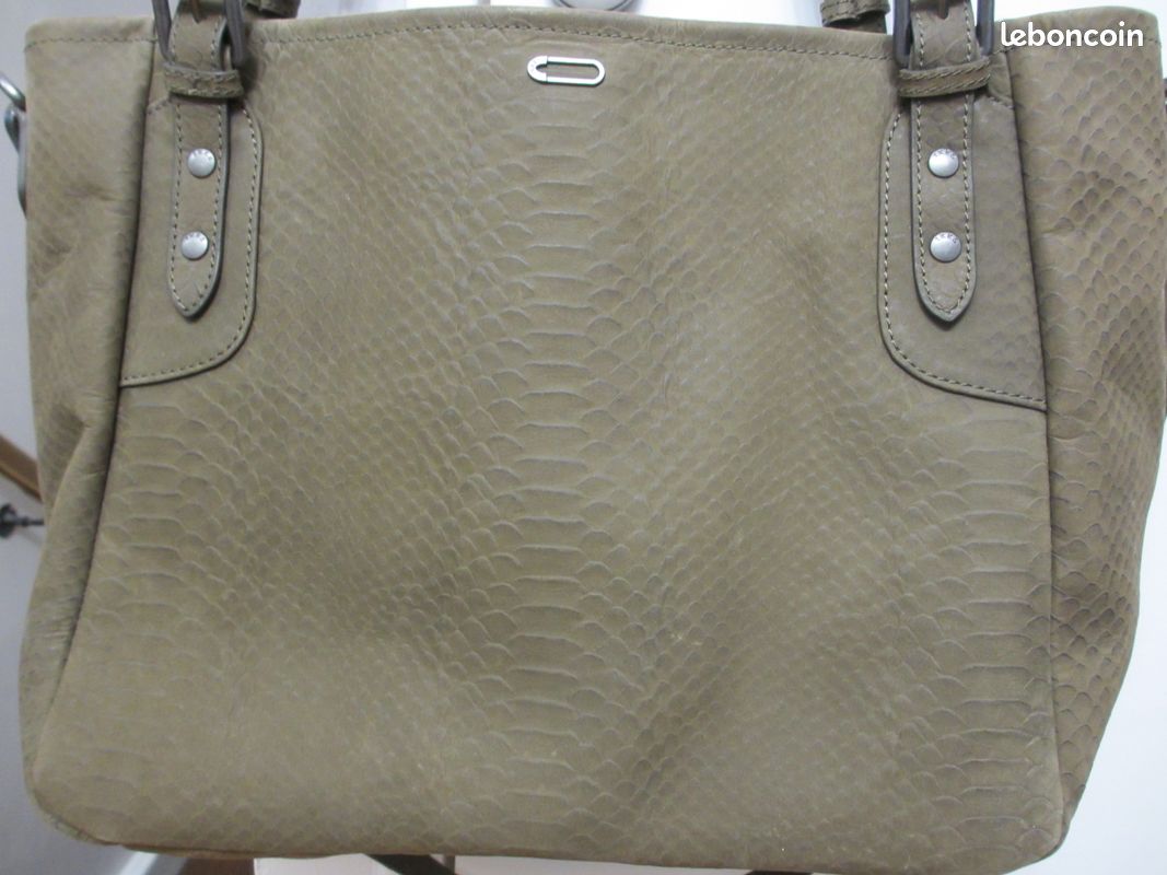 Sac à mains kaki effet croco IKKS 45 cm X 29 cm X 18cm