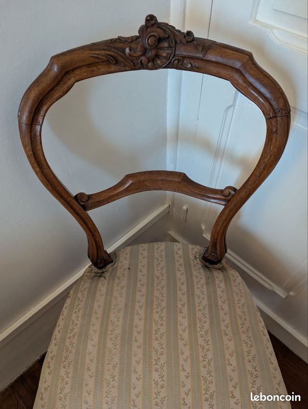 Chaise ancienne en bois et tapissée (image 3)