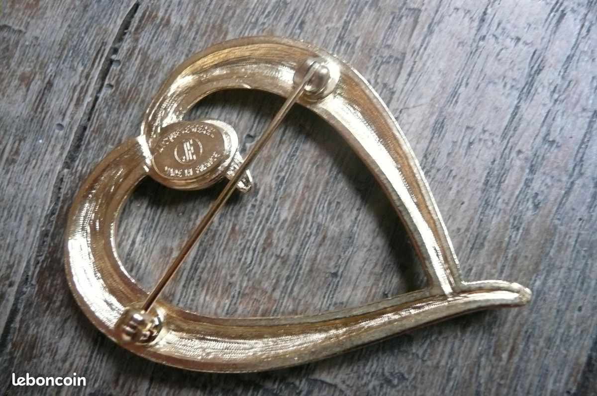 Broche Vintage Dorée Jacques Esterel - Bijou Ancien, Bon état, Parfait Pour Collectionneurs
